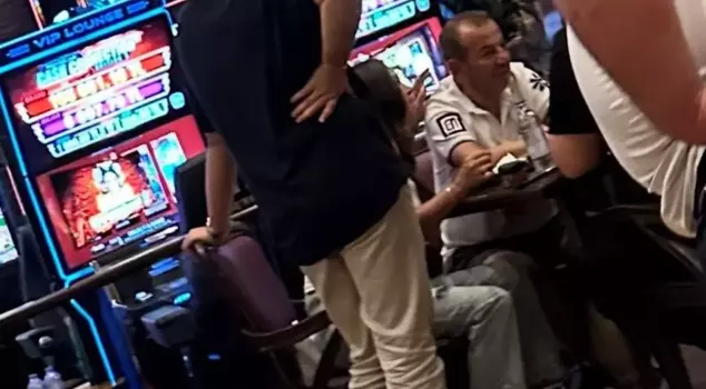 Tanju Özcan is at the casino! Here’s the first comment on the controversial photo.