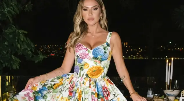 The attention-grabbing post from Hadise: She challenged on the table.