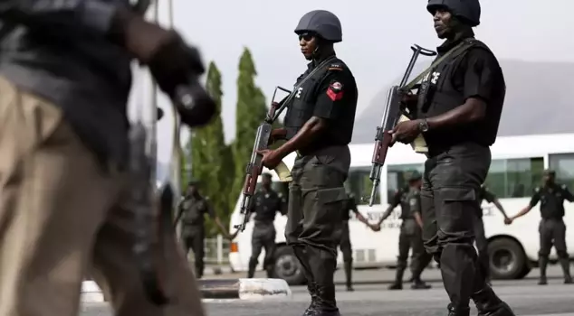 Armed attack on a mosque in Nigeria: 13 dead.