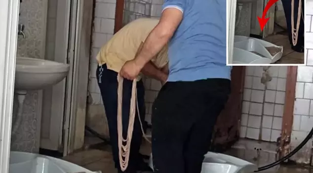 This is not India, it's Turkey! They prepared kokoreç in the bathroom.