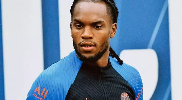 His manager is in Istanbul! Renato Sanches is coming to Turkey.