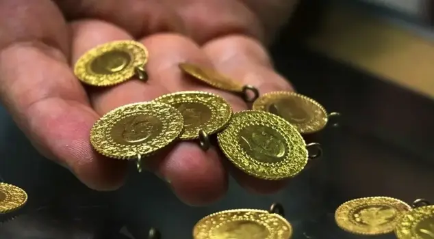 Investor in shock: Unexpected movement in gold prices.