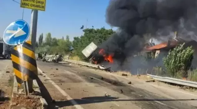 A tow truck collided with a car in Konya! 3 people lost their lives.