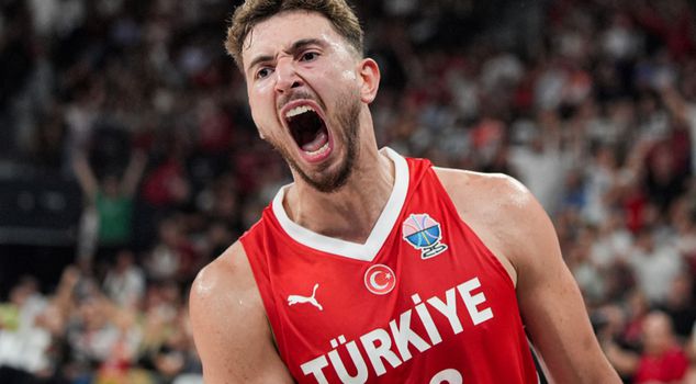 The roster of the 12 Giant Men for the European Championship has been announced.