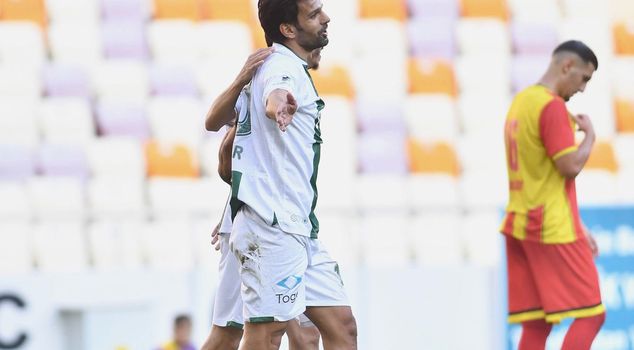بُورْصَاسْبُور في مباراته الأولى، سَجَّلَ الأهداف بشكل غزير.