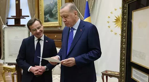 Diplomatic scandal! Secret documents belonging to Turkey were left in the restroom.