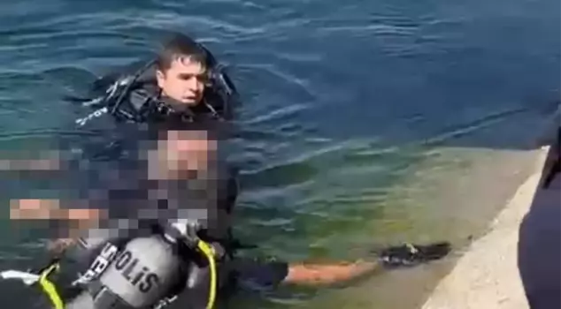 While trying to find the mobile phone that fell into the canal, he lost his life.