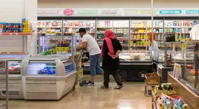 Investigation into the milk brand sold in three-letter chain supermarkets.
