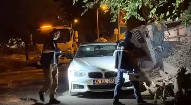 In a fight where 2 people were killed, 6 individuals were arrested.