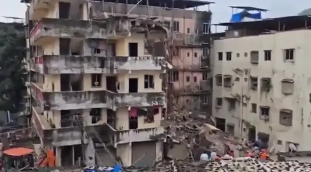 A building collapsed in India: 15 people died, 9 were injured.