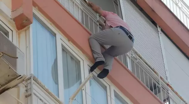 Moments filled with fear! He decided not to jump at the mere word of his spouse.