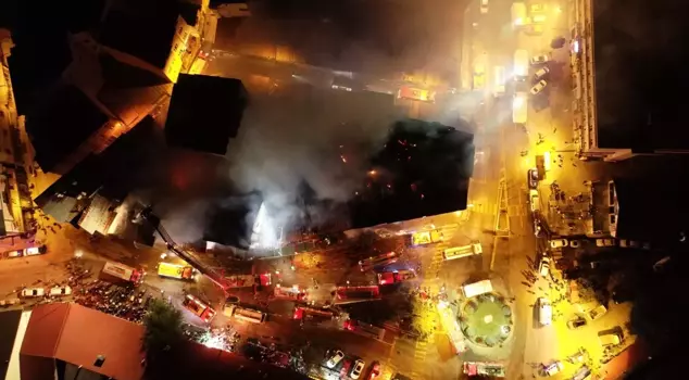 The fire that started in the döner kebab restaurant spread to the hotel and four other buildings.