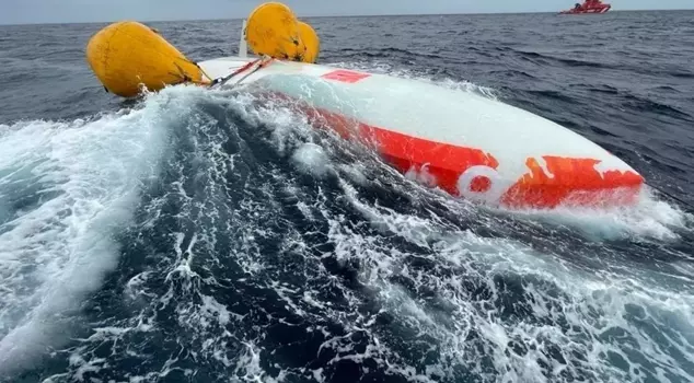 A migrant boat capsized in West Africa: 70 dead, 30 missing.