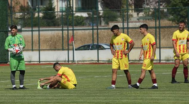 Türkiye Kupası maçı 6. dakikada tatil edildi. 

ترجمة: تم إيقاف مباراة كأس تركيا في الدقيقة السادسة.