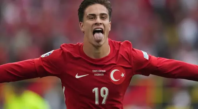The signature that will earn a fortune from Kenan Yıldız.