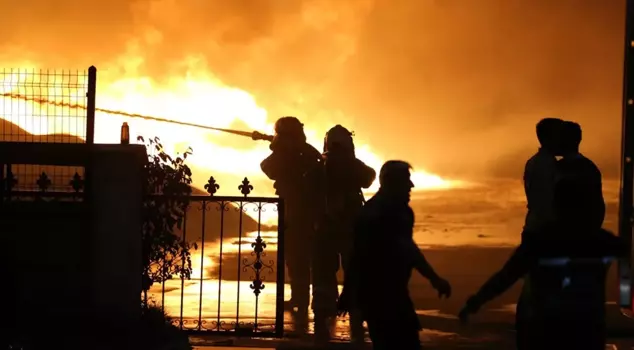 Factory fire in Niğde: Millions of lira worth of labor turned to ashes in minutes.