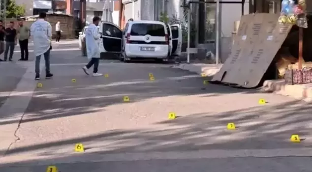 Armed attack on siblings sitting in a vehicle! 2 people lost their lives.