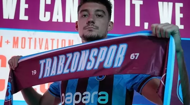 Ernest Muçi is in Trabzonspor.