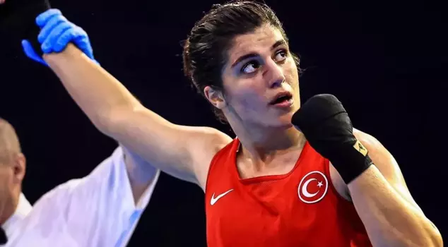 Busenaz Sürmeneli reached the quarter-finals at the World Boxing Championship.