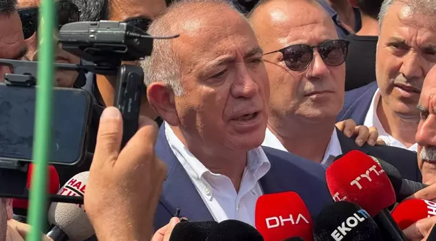 Trustee Gürsel Tekin arrived at the CHP provincial headquarters! His words further enraged the crowd.