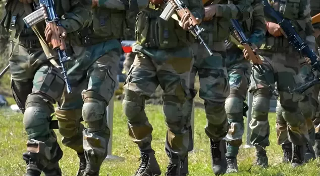 Forty-five soldiers returning from the operation were detained by a group of 600 people.