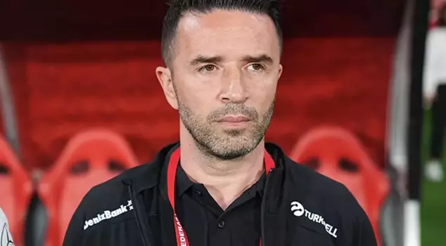 The surprise of Gökhan Gönül from Fenerbahçe.