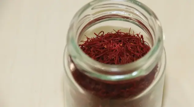 There is only one way to distinguish real saffron from fake! It is sold for 250,000 TL per kilogram.