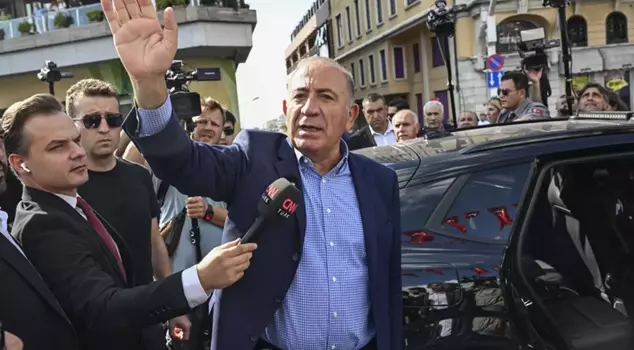 The 'permission' list prepared by Gürsel Tekin for entry into the building has emerged.