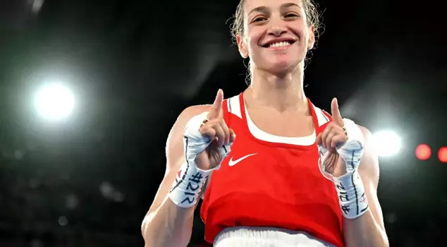 Our national boxer Buse Naz Çakıroğlu reached the semifinals at the World Boxing Championship.