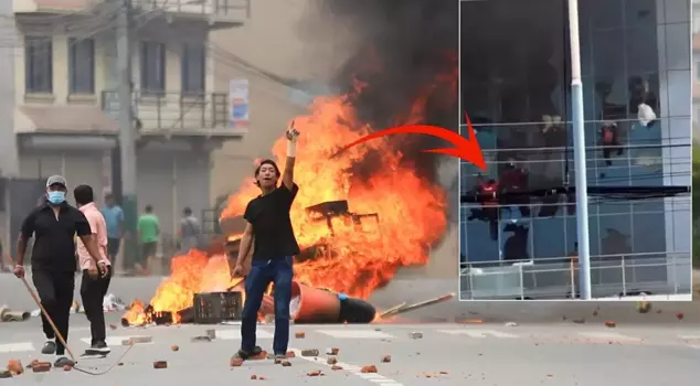 Generation Z is burning and destroying Nepal: The television building was set on fire, and employees jumped out of the windows.