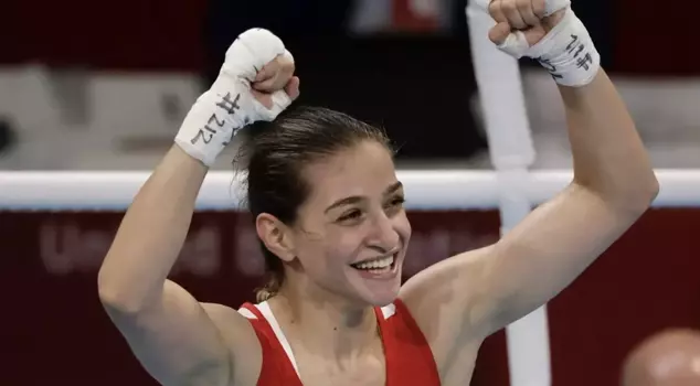 Buse Naz Çakıroğlu reached the finals of the World Boxing Championship.