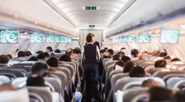 The drunk female pilot made the passengers experience hell.
