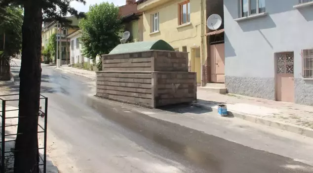 It has been standing in the middle of the road for over 60 years, and the excavator trying to remove it is breaking down.