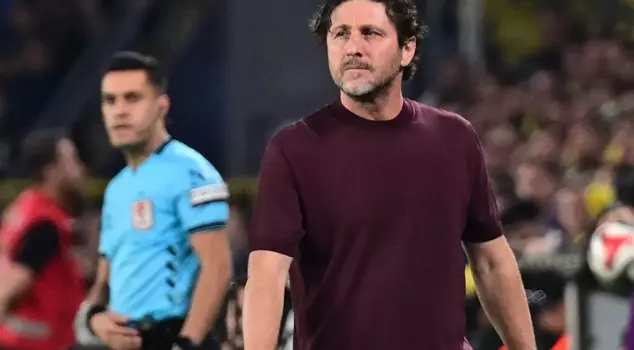 Fatih Tekke rebelled at the end of the match: 