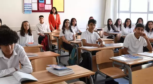 Employers were complaining! The Ministry of National Education announced that a new term is starting in schools.