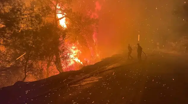 Antalya and Muğla are experiencing a nightmare! Flames have reached residential areas.