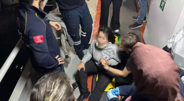 Terrifying moments in the Bosphorus! A passenger ferry collided with a cargo ship.