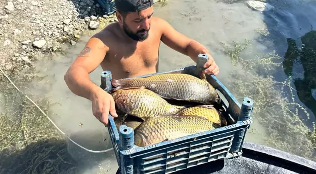 In a landlocked province, he earns 200,000 TL per month from fishing.