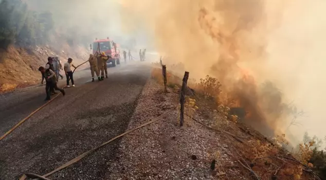 Muğla and Antalya have been burning for days! Teams have narrowly escaped death, and the wind is fanning the flames.