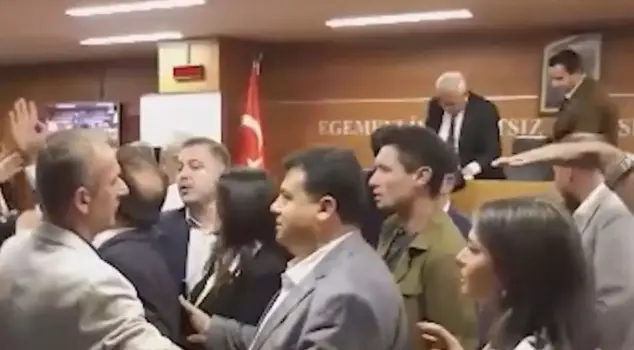 In the Bayrampaşa Municipality election, there was a tie in all 4 rounds, and the hall became chaotic.