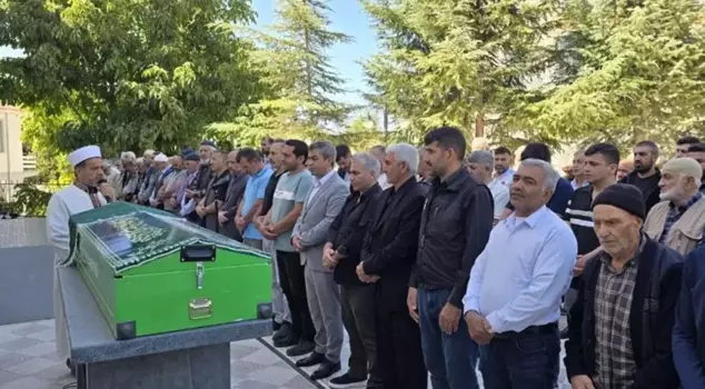 Ayşe Nine, who witnessed 3 sultans and 12 presidents, has passed away.