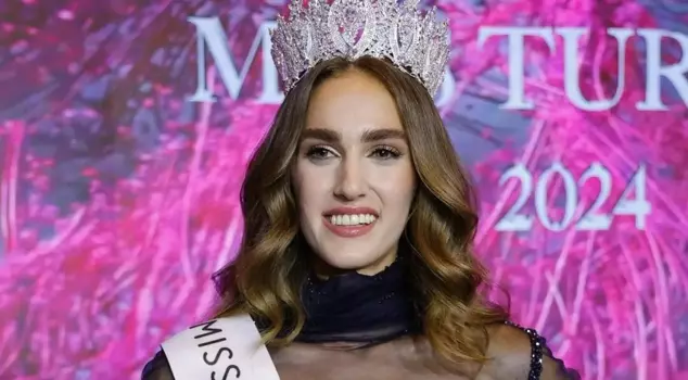 Turkey's beauty İdil Bilgen has started her surgical assistant training in the USA.