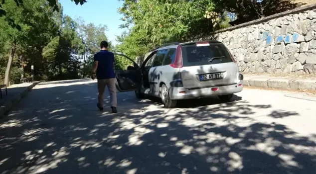 Here, vehicles are climbing uphill by themselves! The mystery of the enigmatic road has been solved.