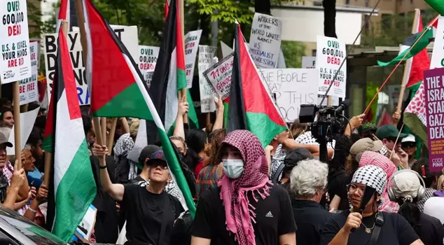While leaders are addressing the UN, there is a protest for Palestine around the UN.