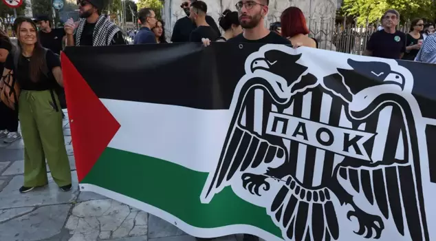 PAOK fans protested Israel before the match against Maccabi Tel Aviv.