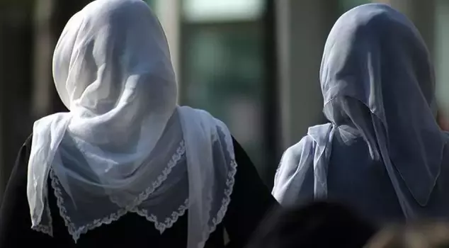 The Constitutional Court annulled the regulation that allowed the wearing of headscarves in high schools in the Turkish Republic of Northern Cyprus (KKTC).