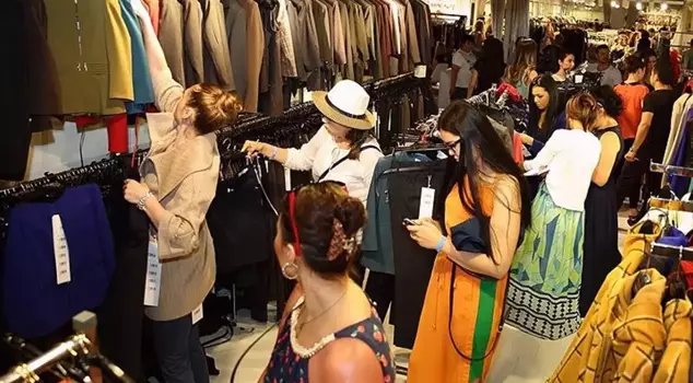 Two textile giants in Turkey have gone bankrupt.