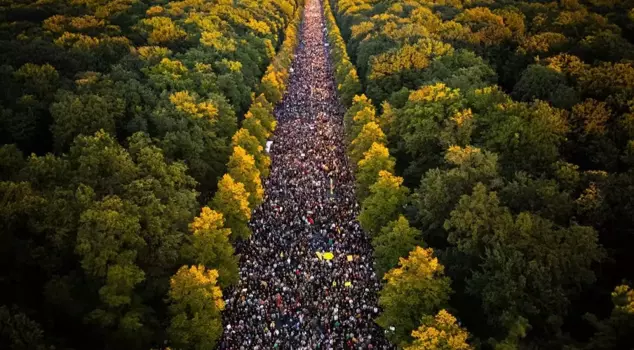 Support march for Palestine in Berlin! Over 100,000 people participated.