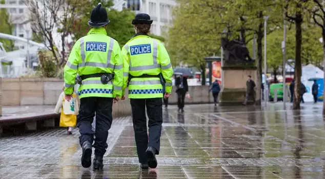 Stabbing attack at a synagogue in Manchester: 1 dead, 4 injured.