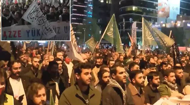 Those who heard about the attack on the Freedom Flotilla took to the streets in Istanbul.